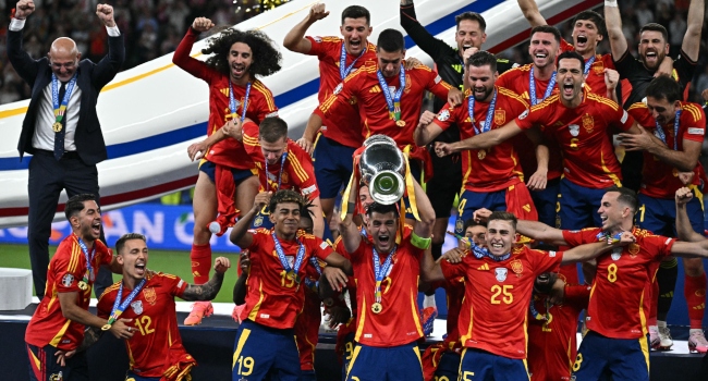 "Spain vs England Euro 2024 Final: Oyarzabal's Late Goal Clinches Victory"